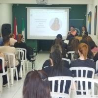 Charla Nuevos códigos de vestimenta en la imagen profesional