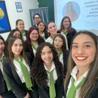 Charla Nuevos códigos de vestimenta en la imagen profesional