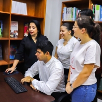 Estudiantes de primer año visitan la SENATUR