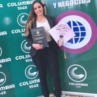 Alumnos de Comercio Exterior brillan en defensa de sus TCC