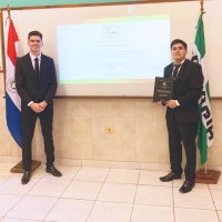 Alumnos de Comercio Exterior brillan en defensa de sus TCC