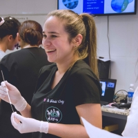 Taller Práctico sobre el Uso del Microscopio en Clínicas