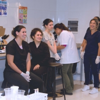 Taller Práctico sobre el Uso del Microscopio en Clínicas