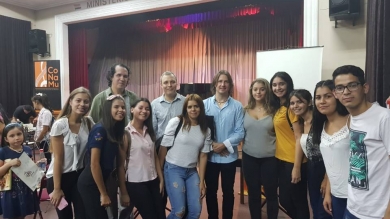 Estudiantes de Turismo y Hotelería visitaron el Bach Collegium de Asunción