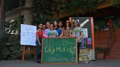 Alumnos conciencian en el Día de la Salud Mental
