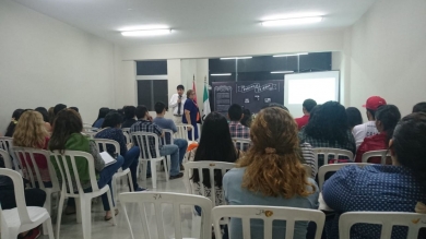 Extensión Universitaria: Conferencia sobre Investigación de Mercados