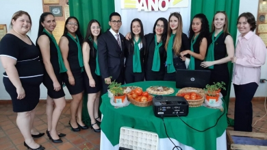 Extensión Universitaria: Proyecto "Don Tomate" y "Bustani"