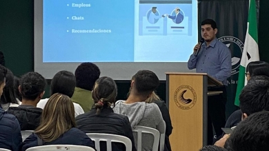 Conferencia "Mi primer empleo", actividad de extensión en la Filial San Lorenzo