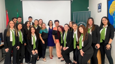 Charla "Nuevos códigos de vestimenta en la imagen profesional"