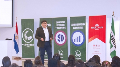 Éxito Total en el Conversatorio sobre la Bolsa de Valores