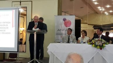 ANEAES oficializa acreditación de carreras de Columbia