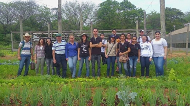 Reconocimiento de especies hortícolas, frutícolas y medicinales por estudiantes de la Carrera Ingeniería Agronómica.
