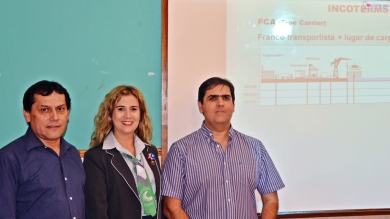 Taller de Comercio Exterior para estudiantes de Contaduría Pública