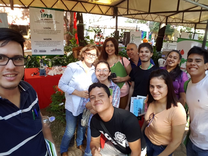 Visita a la Expo &quot;Infona&quot;, en San Lorenzo