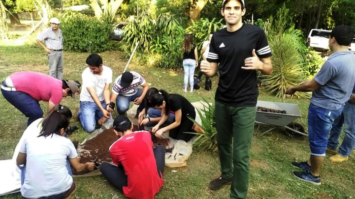 Actividad Práctica de Agronomía en la UNA