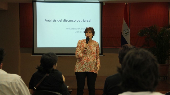 Charla sobre el análisis del discurso patriarcal 