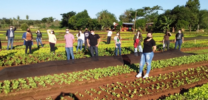 Estudiantes de Ingeniería Agronómica realizan experiencias de campo