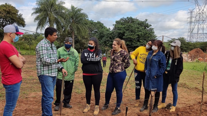 Estudiantes de Ingeniería Agronómica realizan experiencias de campo