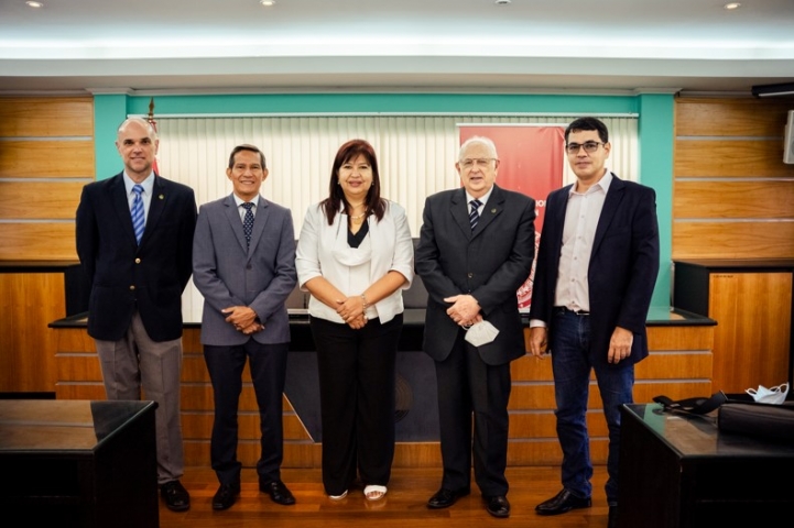 La UNA y la UCP firman convenio para fortalecer la educación superior