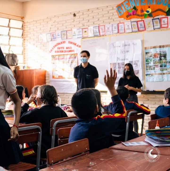 Estudiantes de Turismo y Hotelería, realizan actividades de extensión en escuela de la ciudad