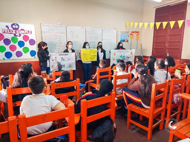 Estudiantes de Turismo y Hotelería, realizan actividades de extensión en escuela de la ciudad