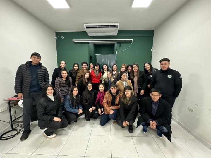 Estudiantes de la Filial San Lorenzo impulsan innovación en Rohayhu Café como actividad de extensión