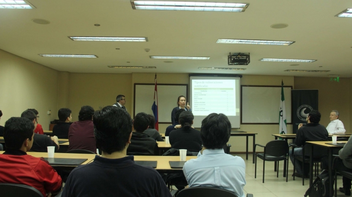 Charla sobre Hechos Sociales en Paraguay