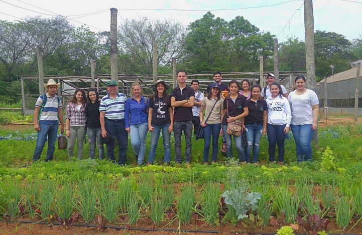 Reconocimiento de especies hortícolas, frutícolas y medicinales por estudiantes de la Carrera Ingeniería Agronómica.