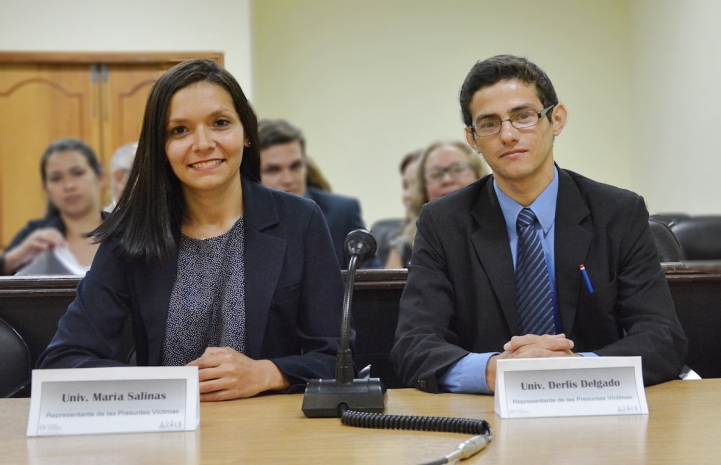 Estudiantes de la Carrera de Derecho Participan en Competencia Interuniversitaria de Juicios Orales 