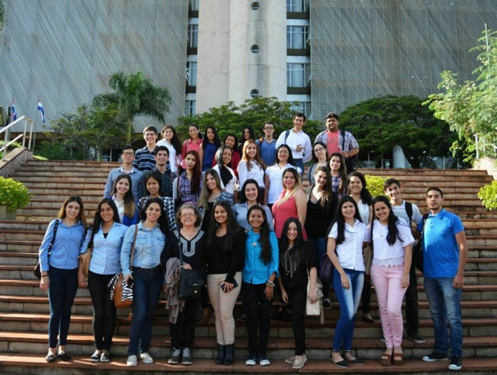 BCP recibe a estudiantes de carreras comerciales de Columbia