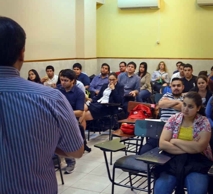  Taller de Comercio Exterior para estudiantes de Contaduría Pública