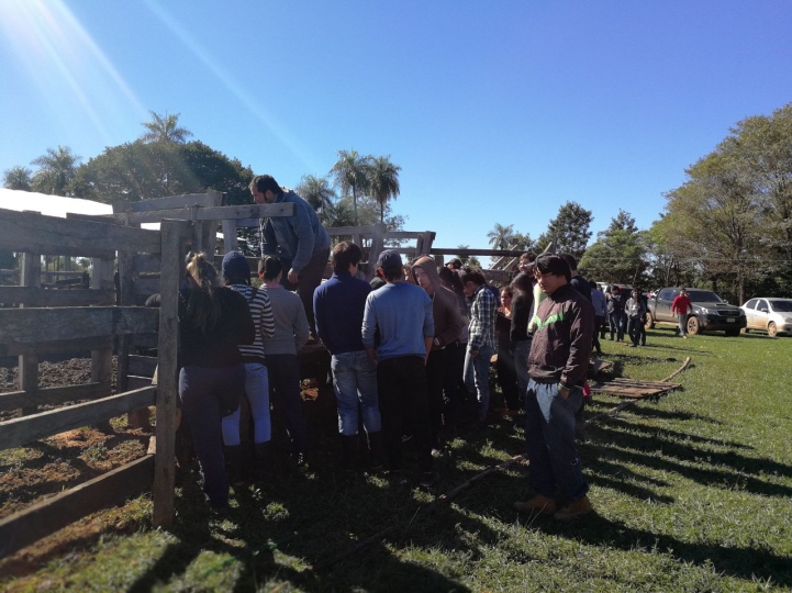 Visita al Establecimiento Corderito, San Roque González de Santa Cruz