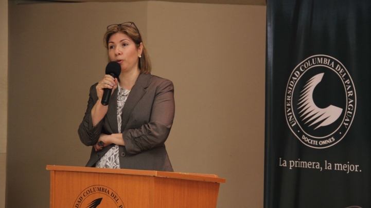 Sara Pozzi en su presentación en la UCP