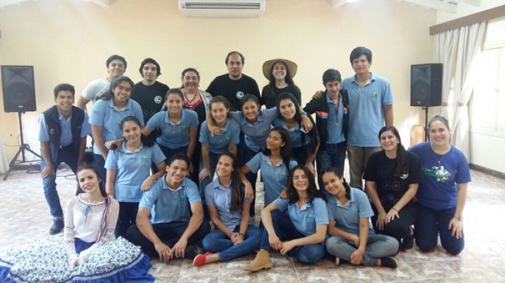 De lunes a viernes, los estudiantes de la Escuela Agrícola San Francisco estudian y realizan trabajos de campo. Los sábados son liberados para ir a sus hogares. 