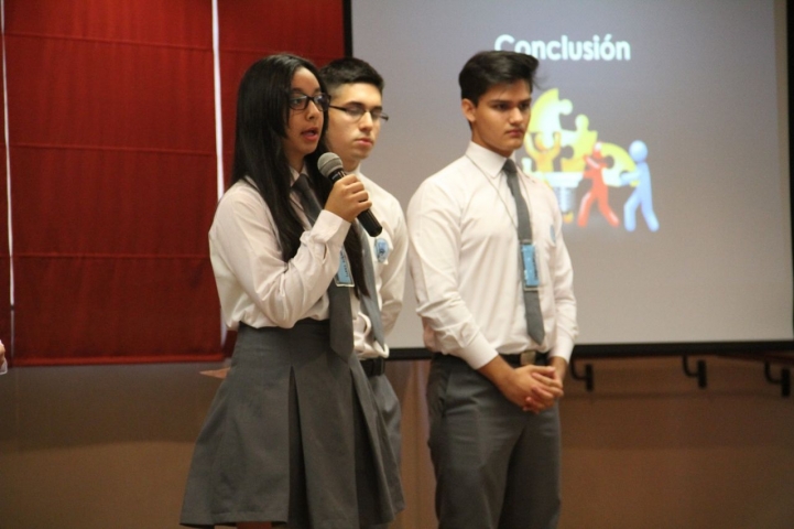 Presentación de &quot;Creando mi ONG&quot;, por los estudiantes del Colegio Técnico Javier 