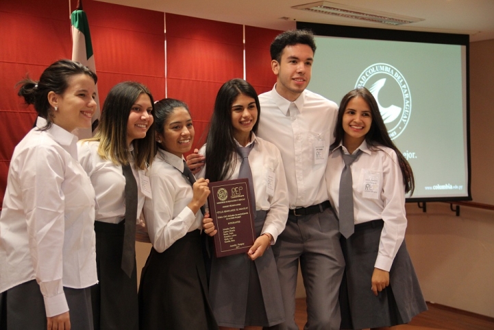 Presentación de &quot;Creando mi ONG&quot;, por los estudiantes del Colegio Técnico Javier 