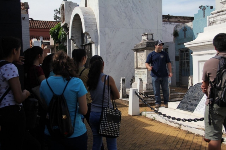 Necroturismo en el cementerio de La Recoleta