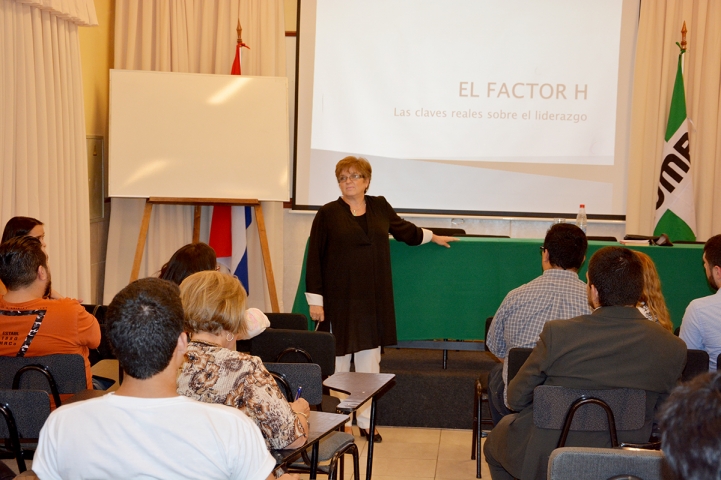  Charla: &quot;El Factor H, Humanidad, Humor, Hacer en el Liderazgo&quot;